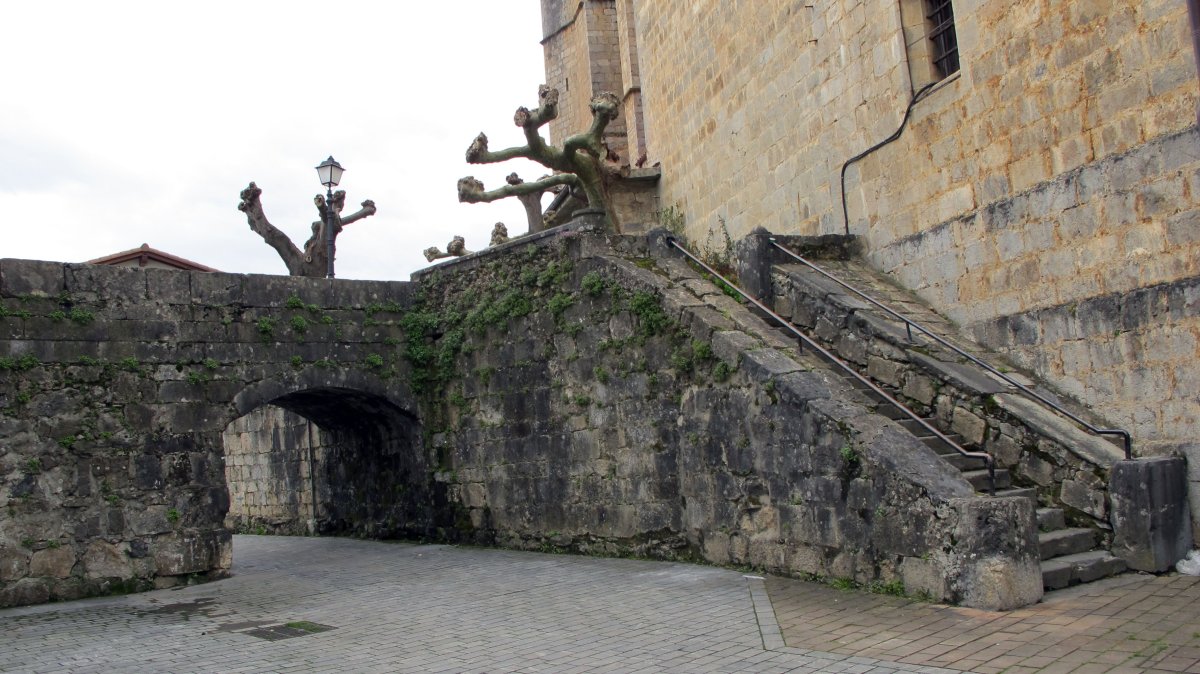 San Pedro eliza Elizmendi auzoan