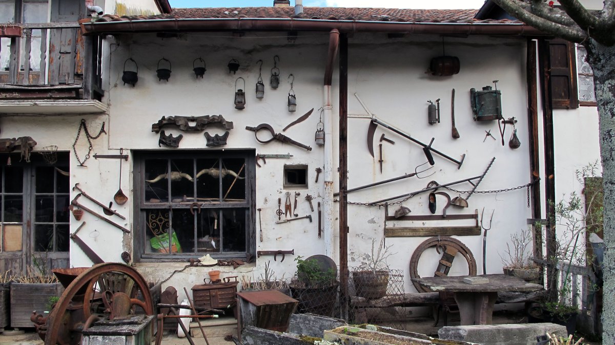 Museo txiki bat herriaren sarreran