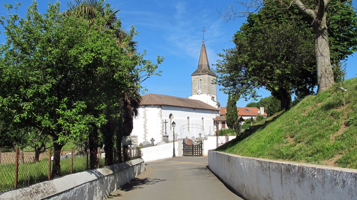 Santa Maria eliza eta hilerria