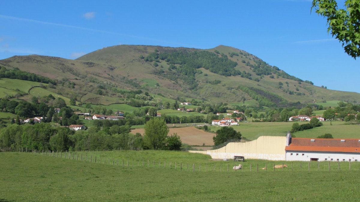 Erregelu mendia Heletatik ikusita