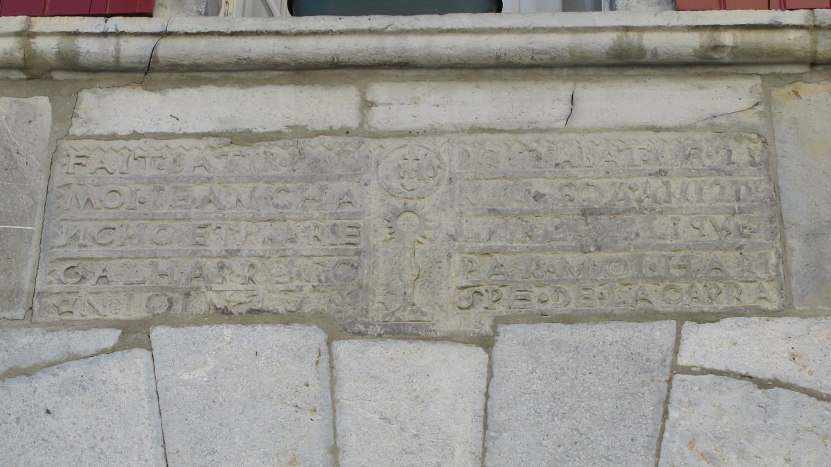 Izura-Asmeko etxe baten epigrafia