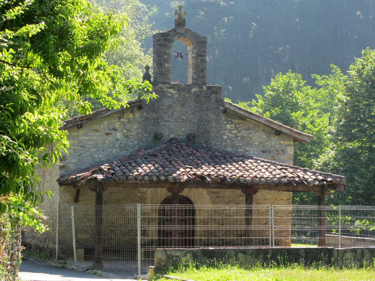 Santa Ana ermita Bolunburu auzoan, Zalla