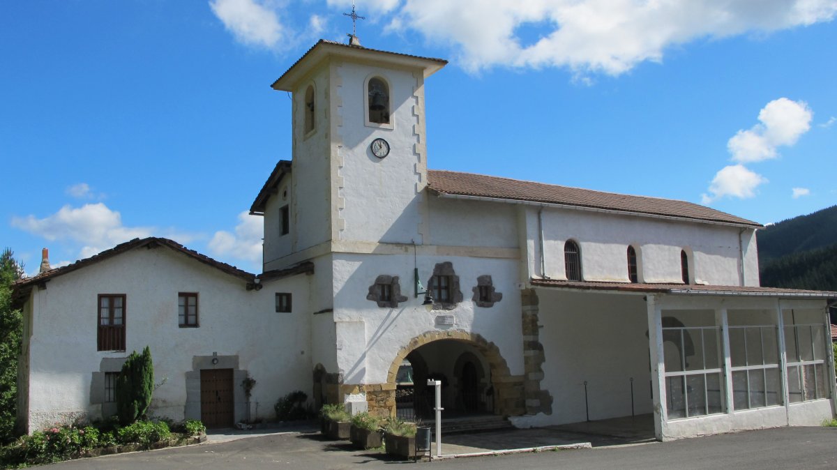 San Migel eliza Aginaga auzoan, Eibar