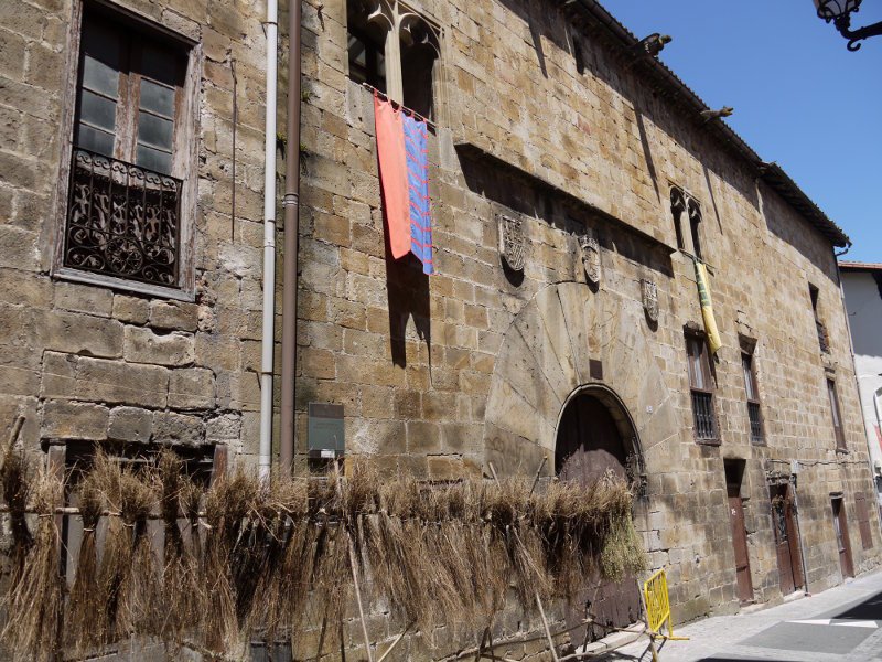 Gebara jauregia, Segura