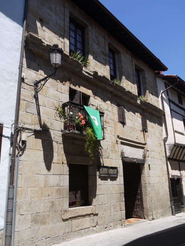 Kale nagusiko etxea, Segura