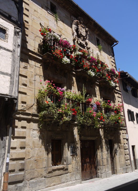 Jauregi jauregia, Segura