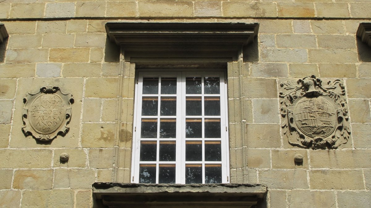 Urdanibia jauregia, Irun