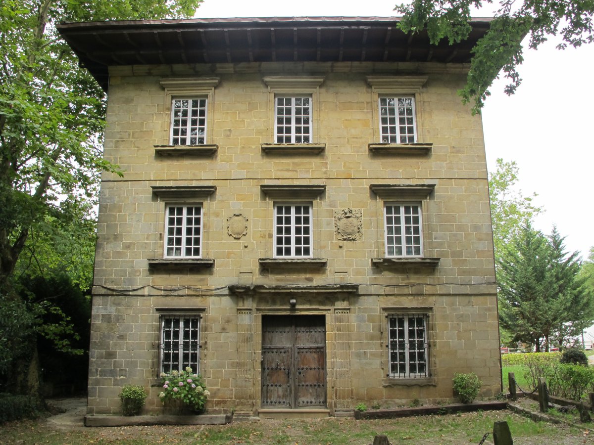 Urdanibia jauregia, Irun