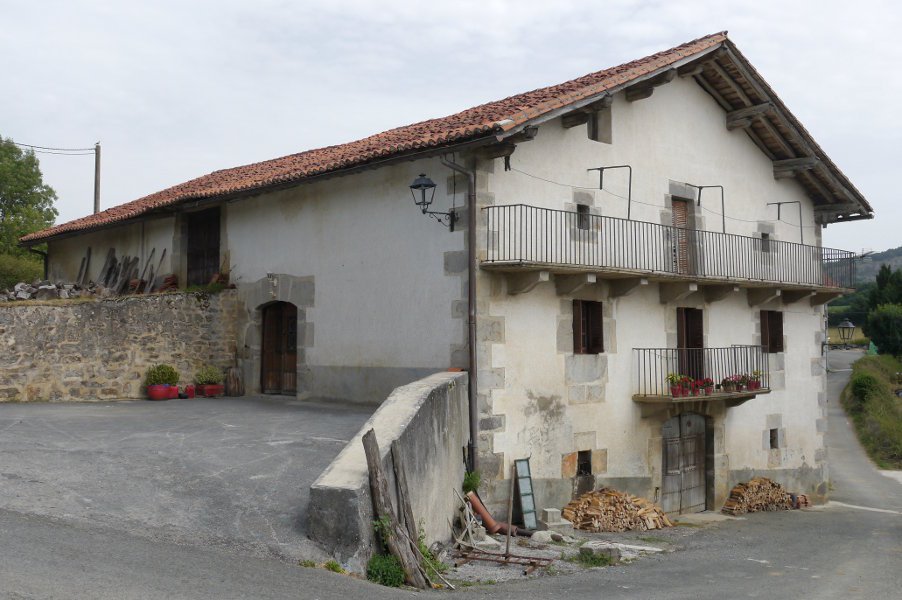 Herriko etxea, Albiasu