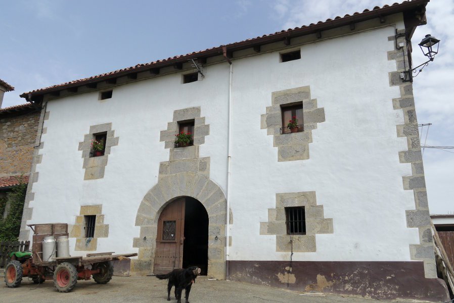 Herriko etxea, Albiasu