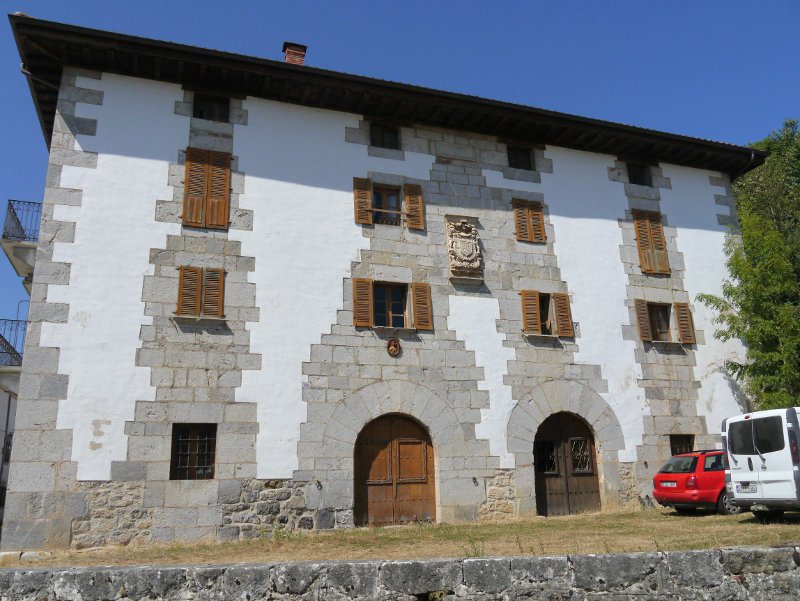 Loperena jauregia, Aldatz