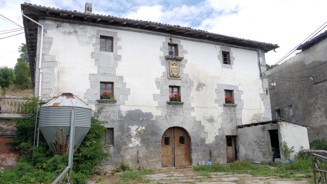 Herriko etxea, Uitzi