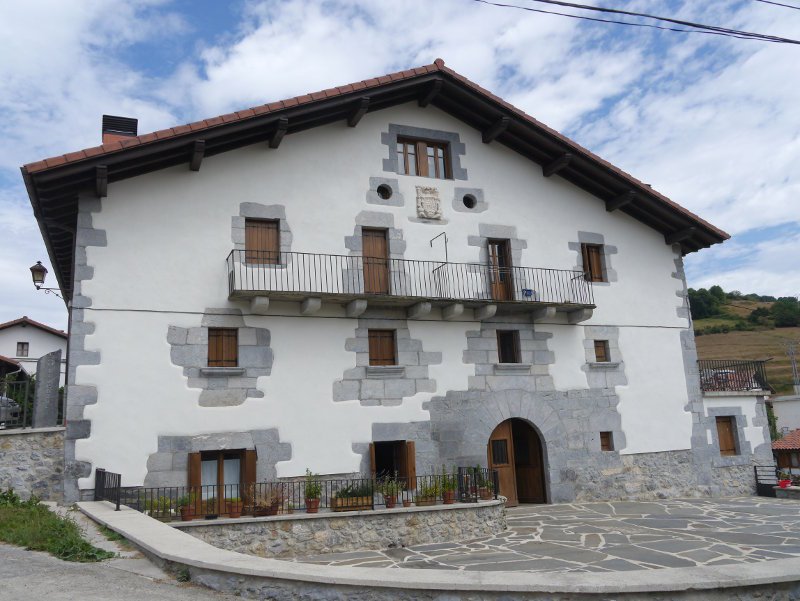 Herriko etxea, Uitzi