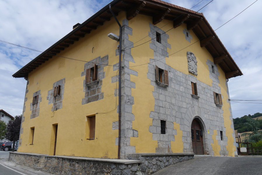 Herriko etxea, Uitzi