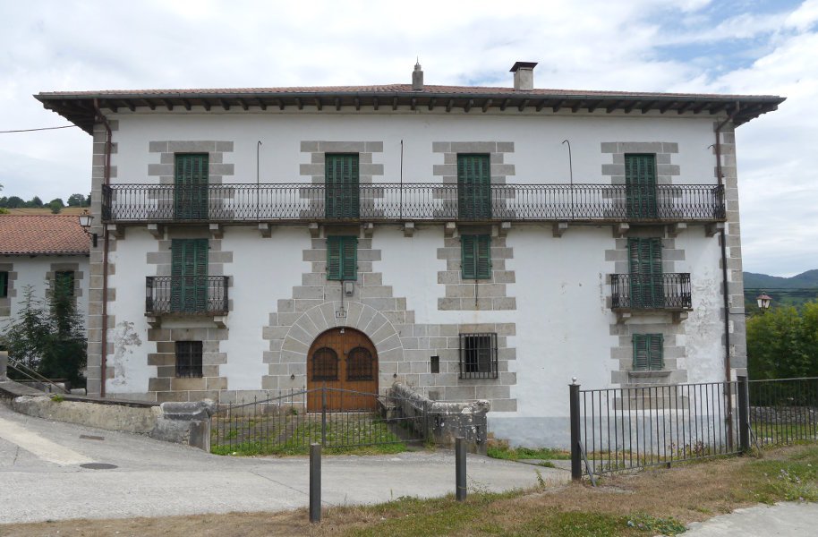 Osanbela jauregia, Uitzi