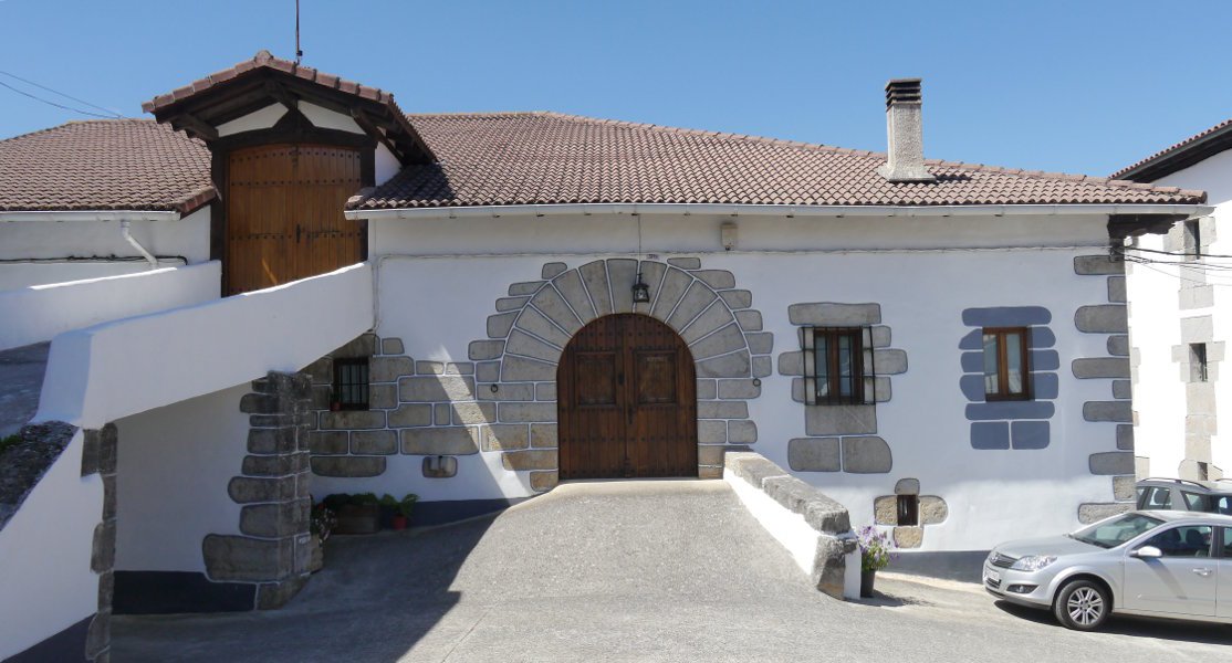 Herriko etxea, Iribas