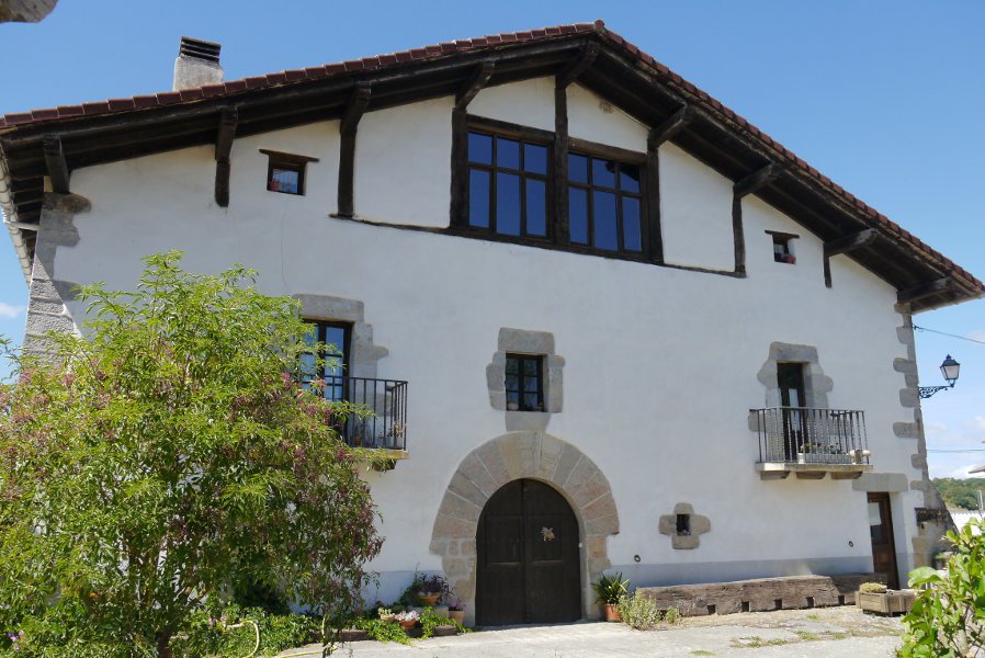 Herriko etxea, Iribas