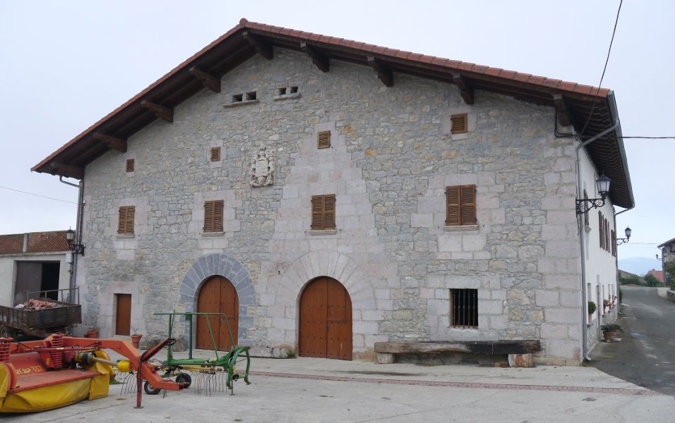 Herriko etxea, Mugiro