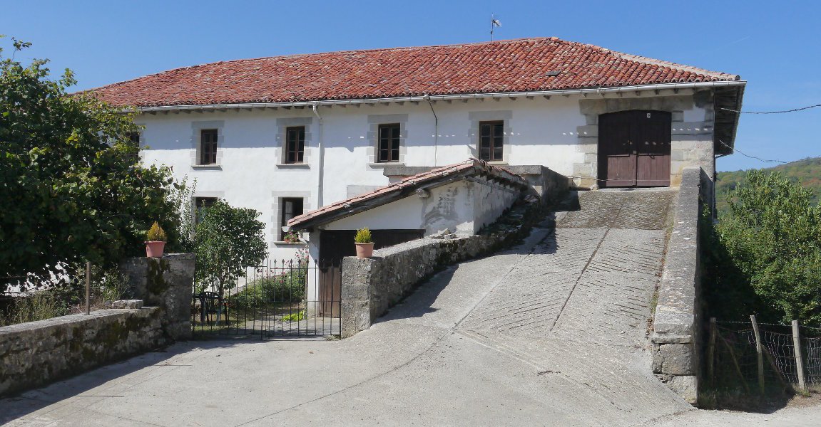 Herriko etxea, Astitz