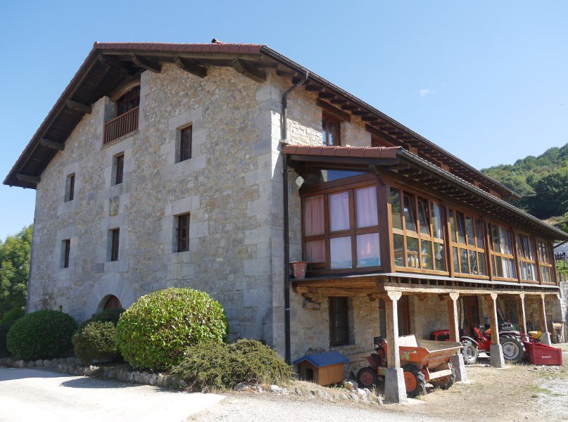 Herriko etxea, Astitz