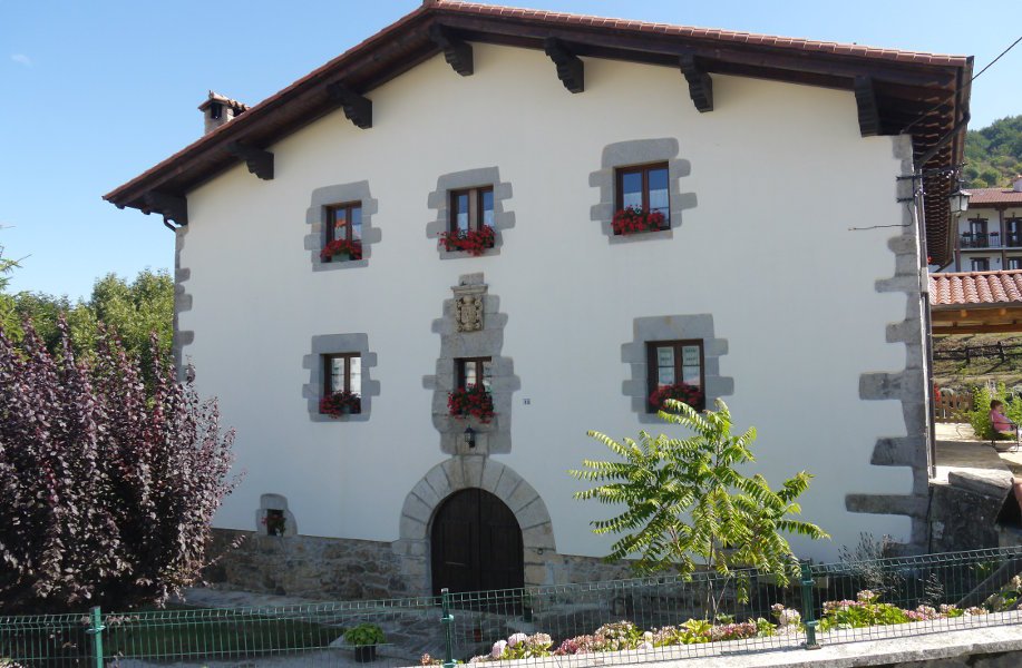 Herriko etxea, Astitz