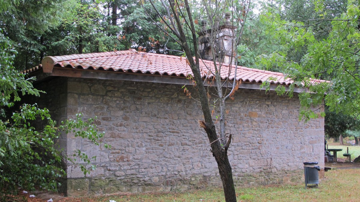 Santo Tomas ermita, Izurtza