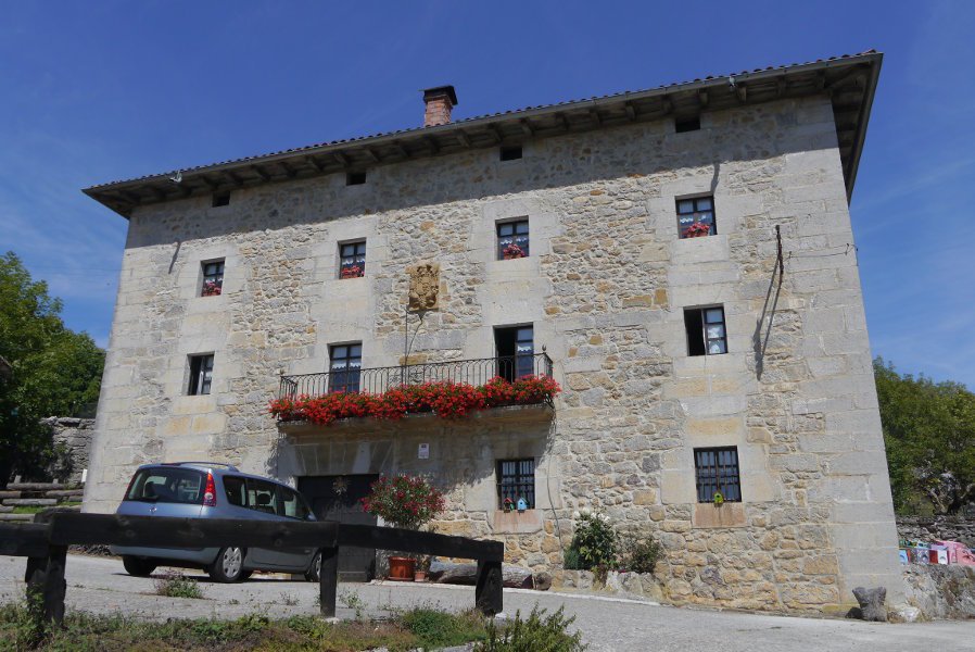 Herriko etxea, Madotz