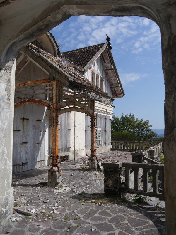 Aizkolegiko jauregia, Bertizarana