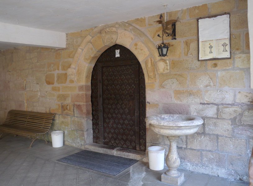 San Juan Bautista eliza, Oieregi