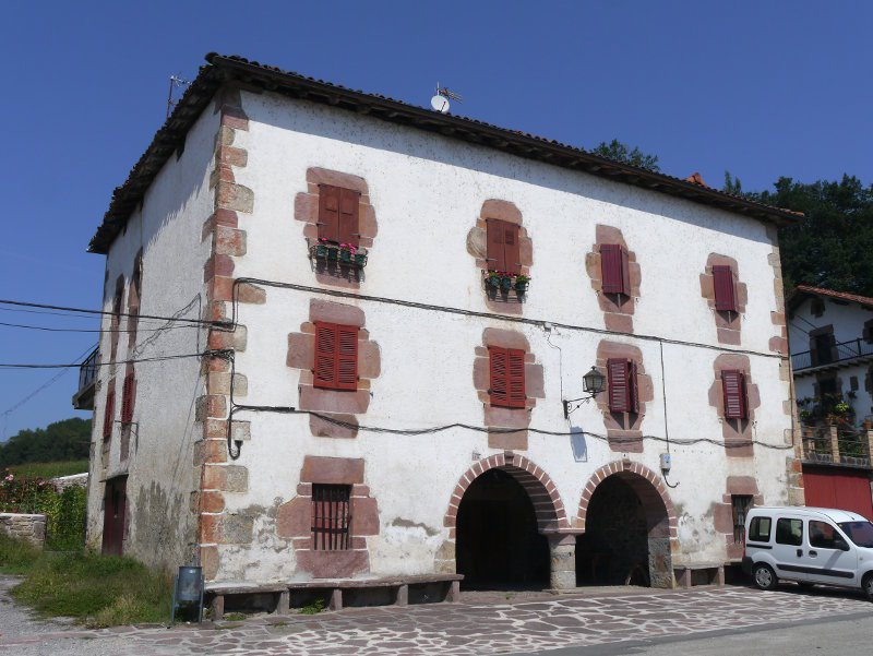 Errebote plazako etxea, Irurita