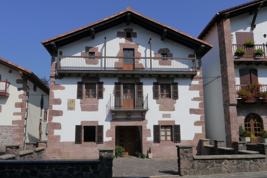Etxea, Oronoz-Mugairi