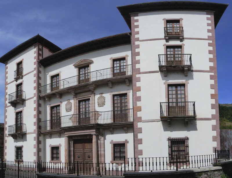 Goienetxe jauregia, Erratzu