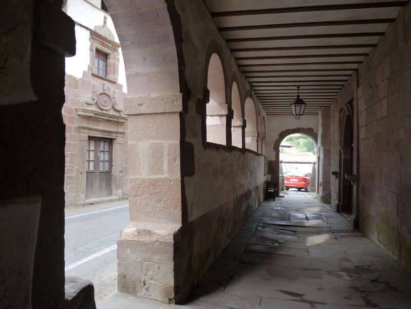 San Pedro eliza, Erratzu