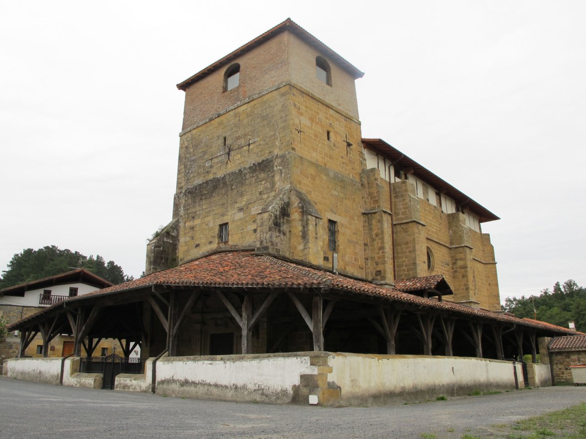 San Emeterio eta San Zeledonio eliza, Larrabetzu