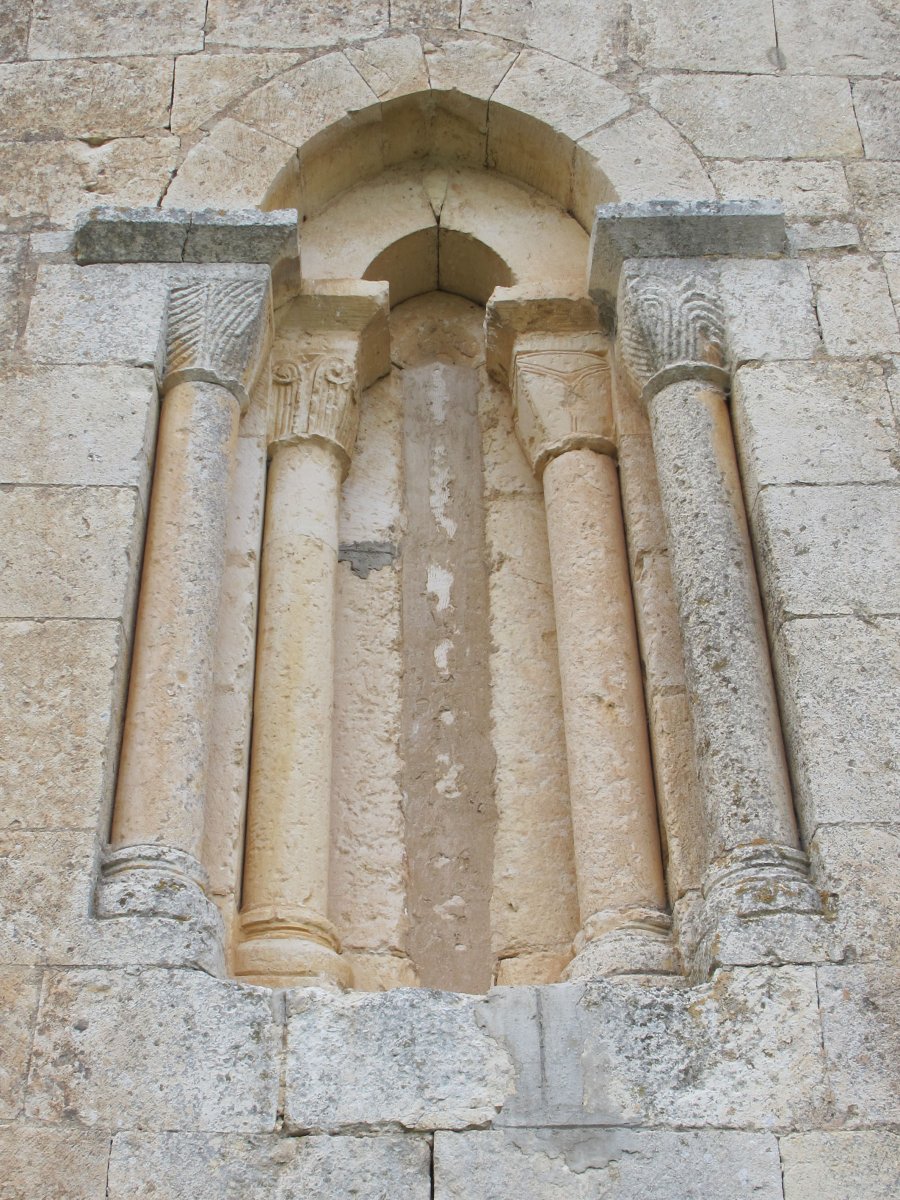 Granadoko Amabirjinaren baseliza, Albaina