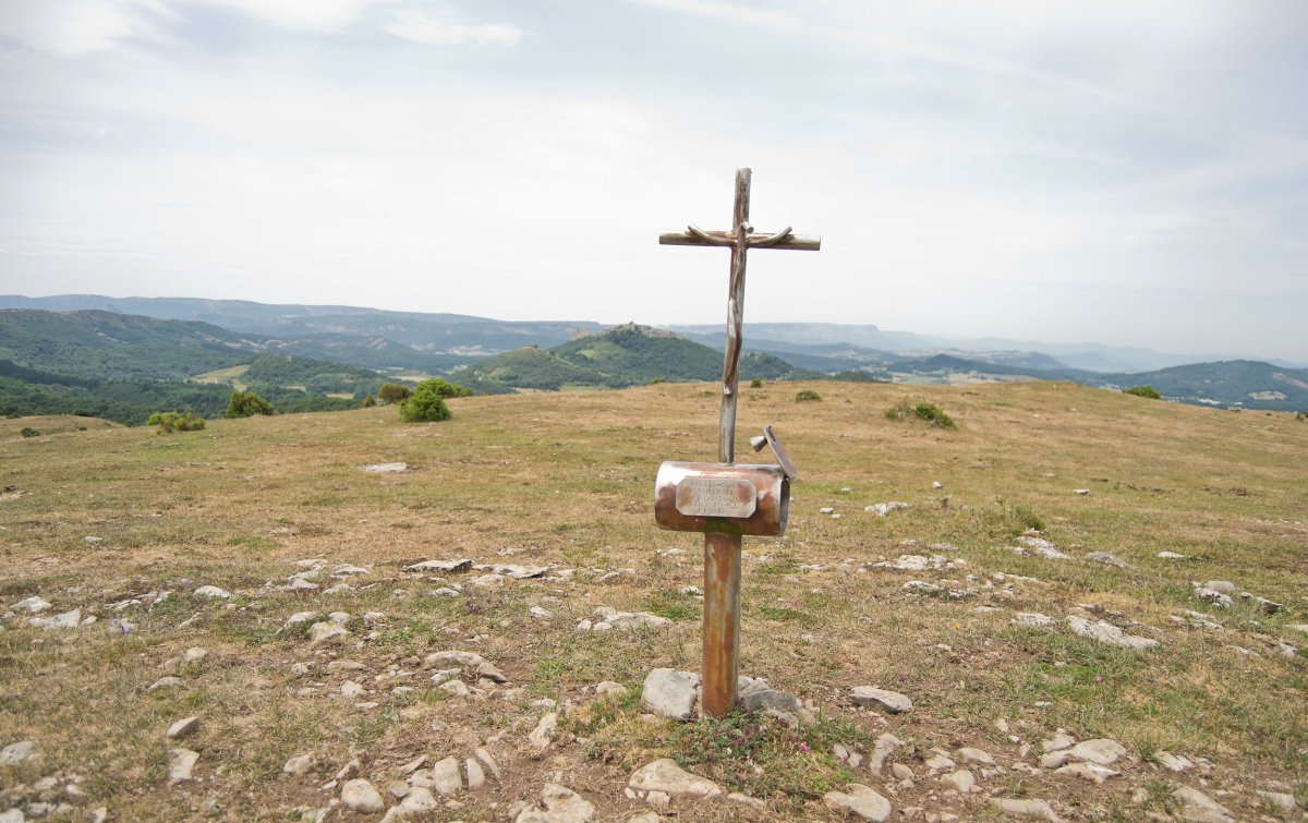 Arrato Buzoia, Ipar Ekialdera ikuspegia