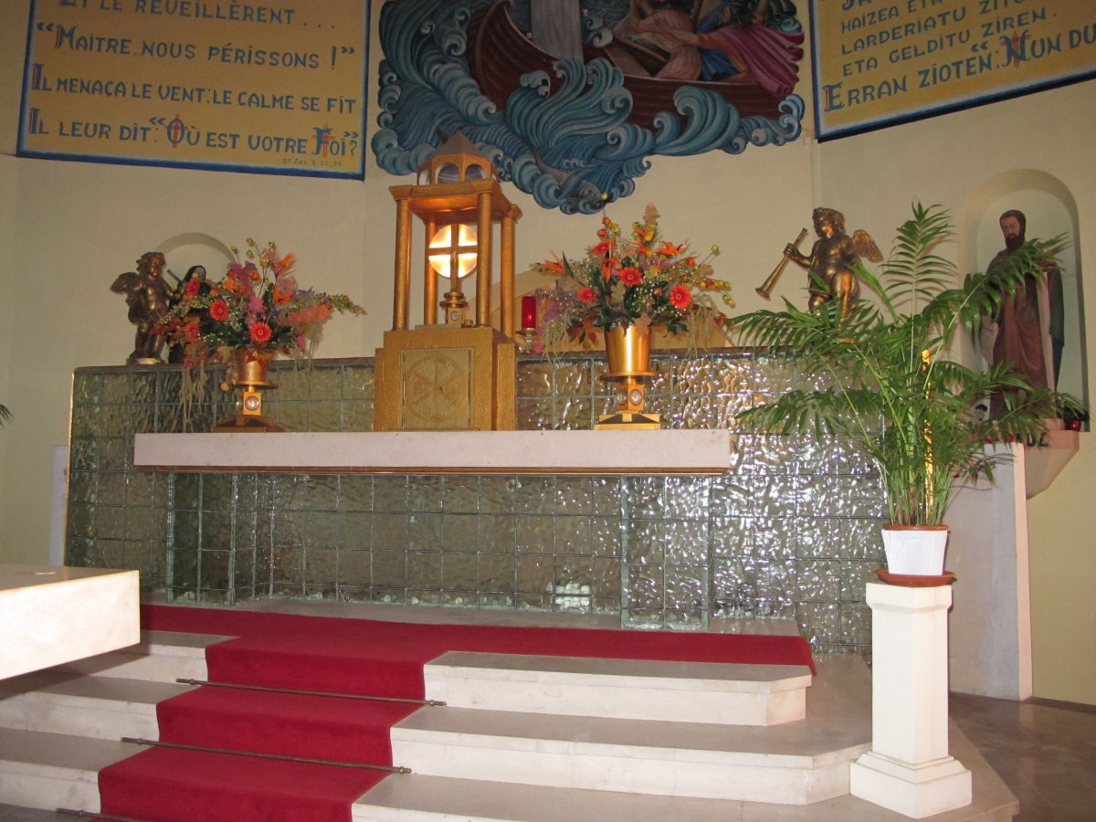 Santa Ana eliza, Hendaia