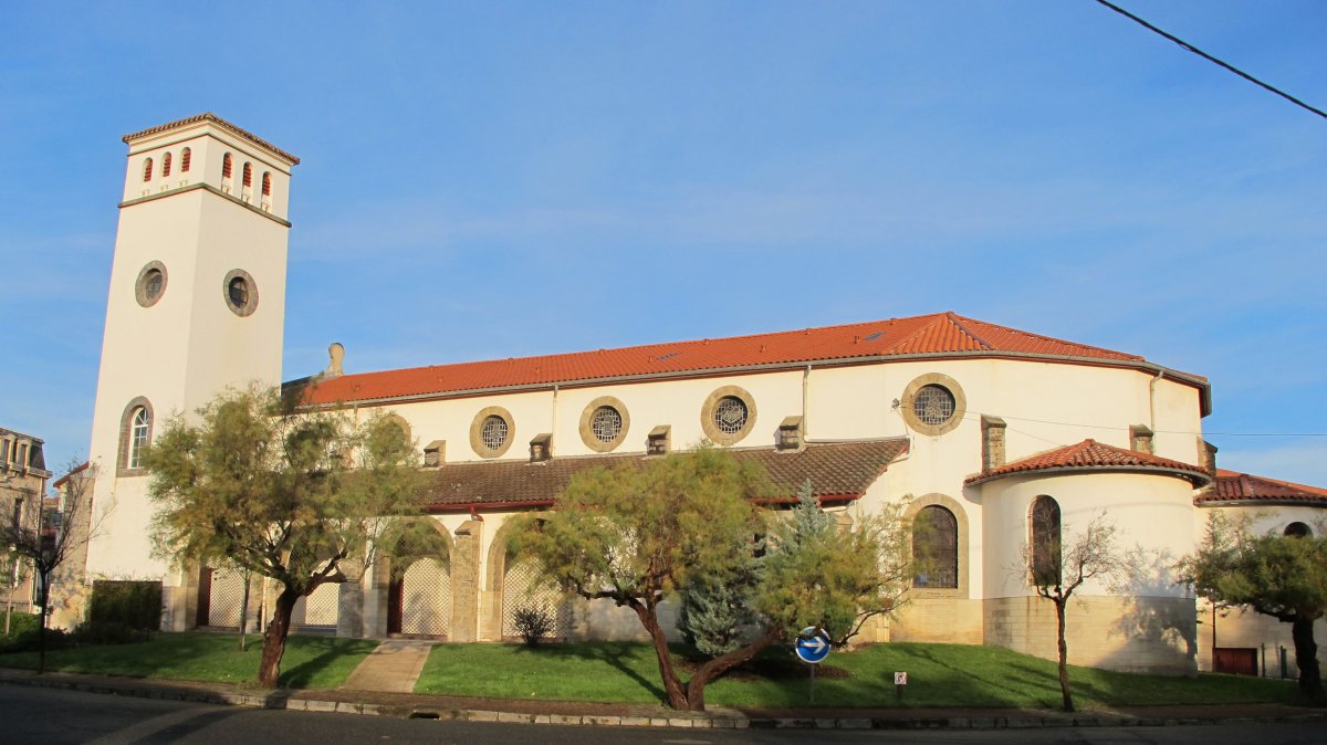 Santa Ana eliza, Hendaia