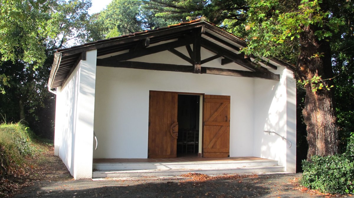 Arcadie etxadiko ermita, Angelu