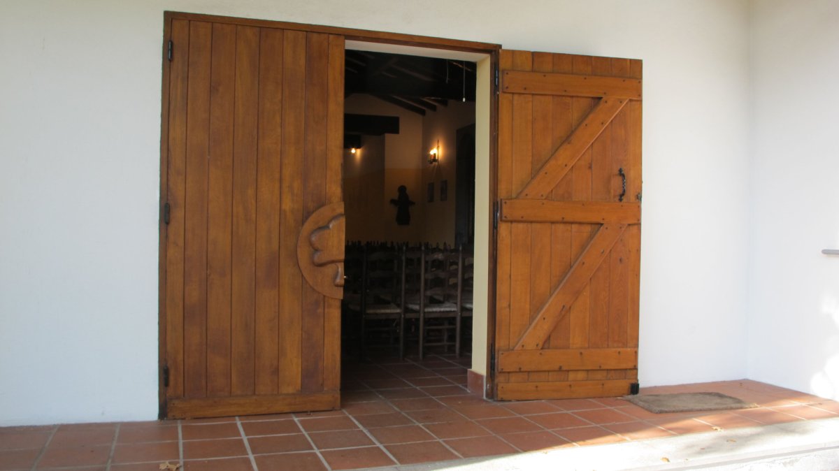 Arcadie etxadiko ermita, Angelu