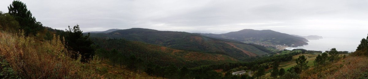 Burgoara igotzen ikuspegi zabala Bakio aldera