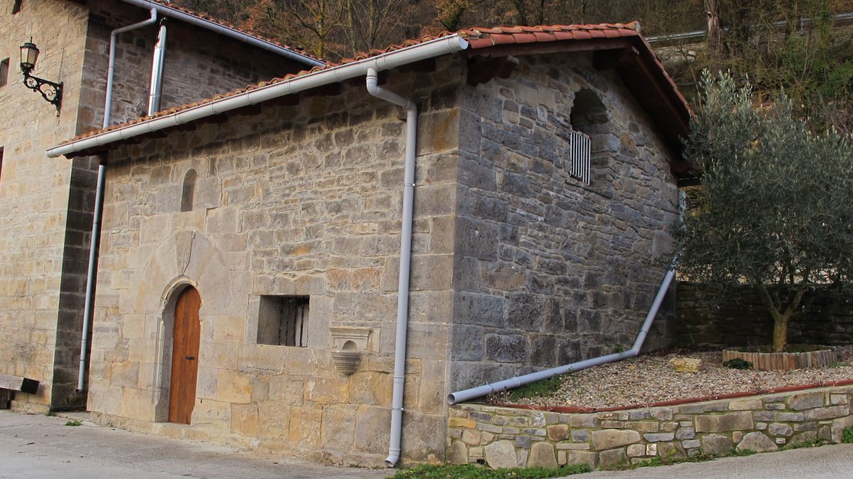 Bideko Amabirgiña ermita, Urritza