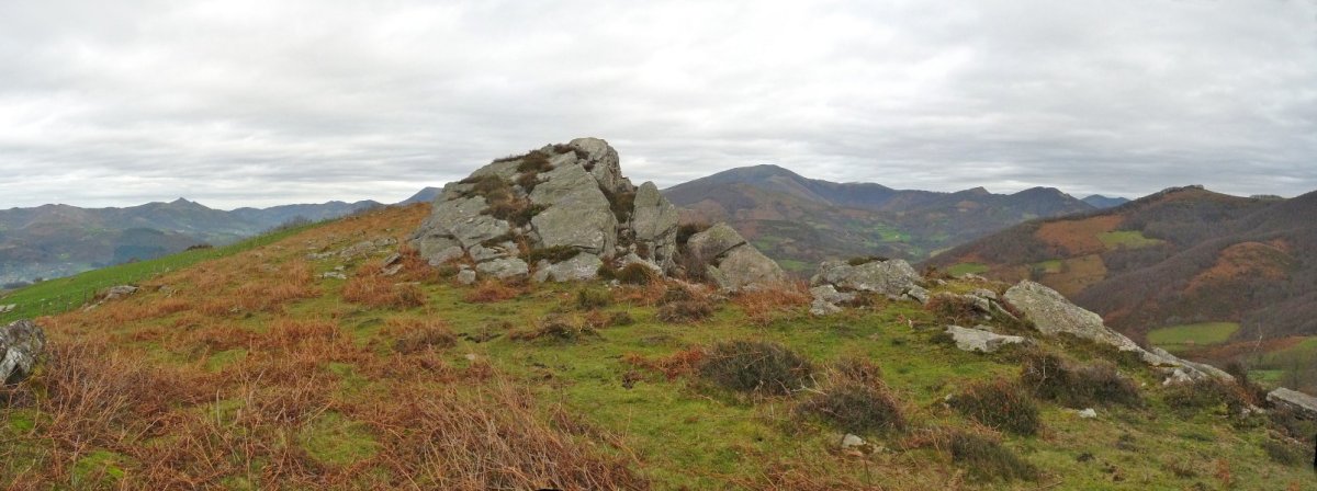 Urkiztako gainaldeko harriak