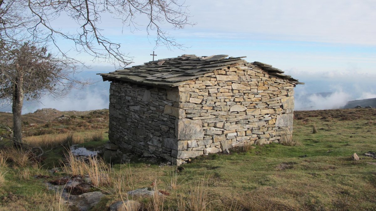 Ermita Ihizelaia inguruan, Azkaine