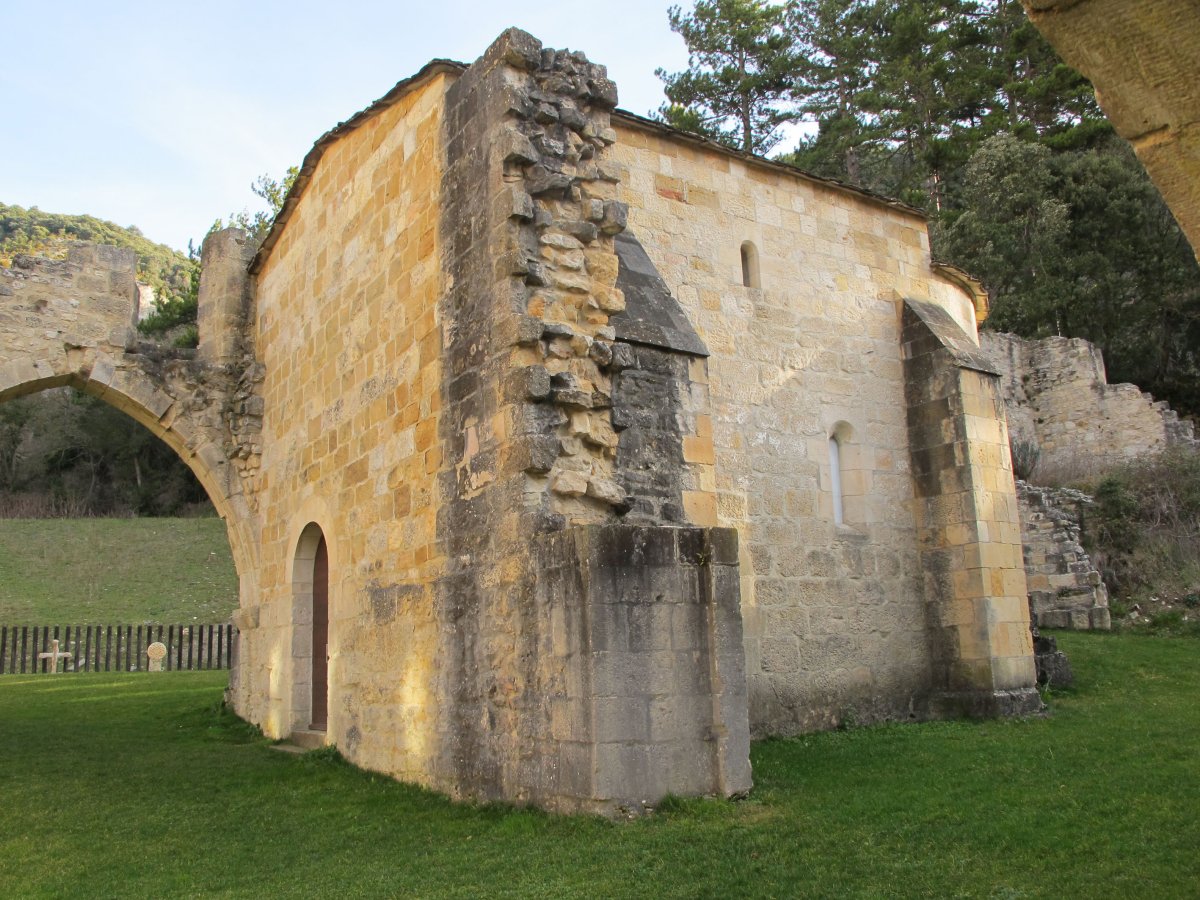 San Adrian ermita Irantzuko monastegiaren barruan
