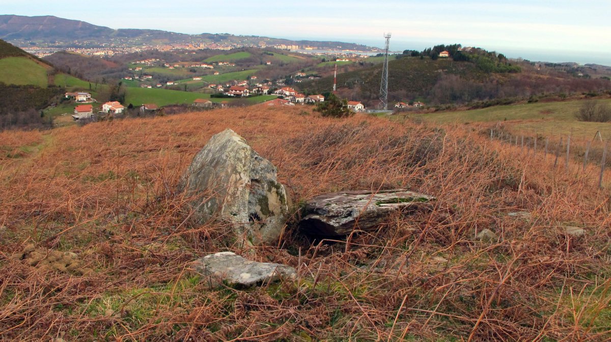 Galbario 1 trikuharria, Urruña