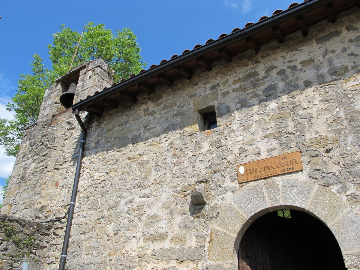 San Migel baseliza, Bergara