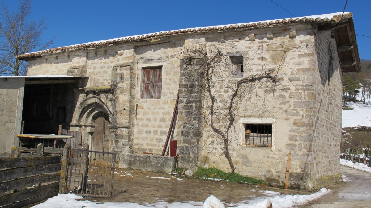 San Esteban ermita, Egillor