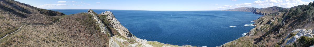 Itsasertzeko bidezidorreko ikuspegi bat