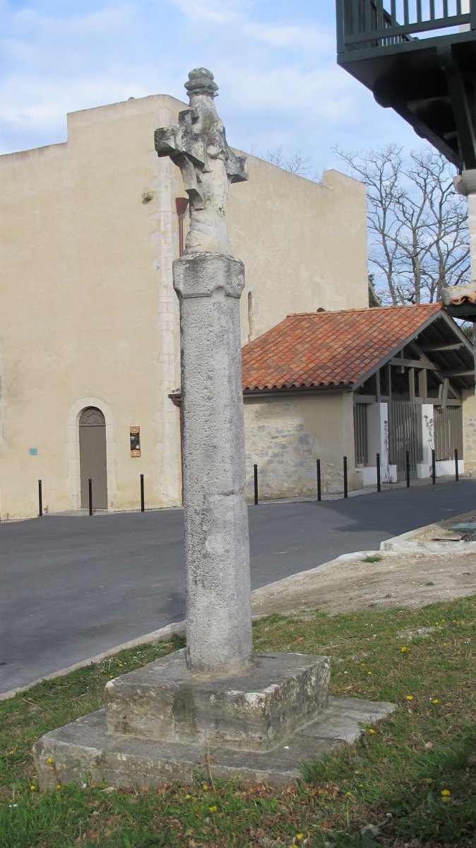 Ermitaren inguruko kruzeroa, Ziburu